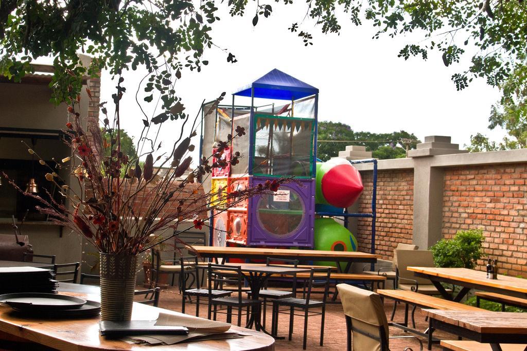 Casa Forno Country Hotel Otjiwarongo Esterno foto