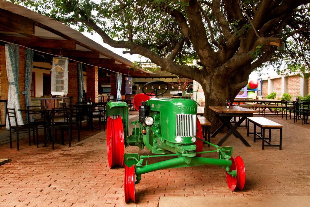 Casa Forno Country Hotel Otjiwarongo Esterno foto