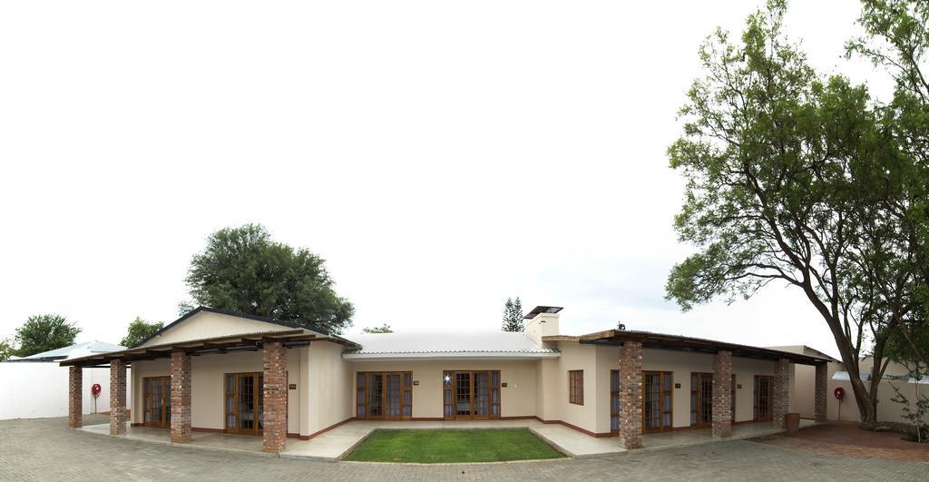 Casa Forno Country Hotel Otjiwarongo Esterno foto
