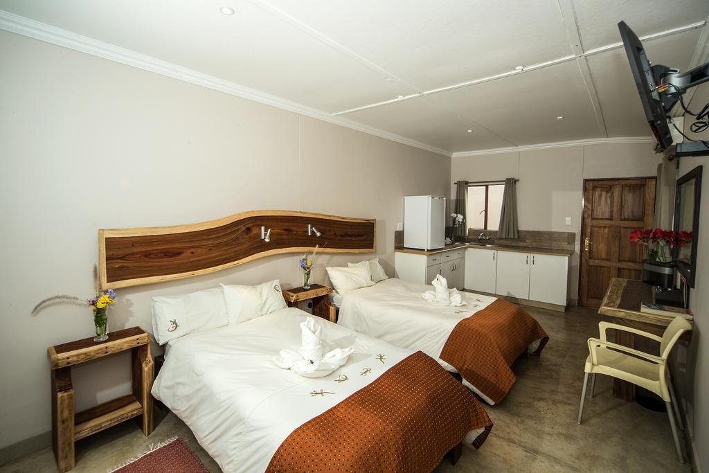 Casa Forno Country Hotel Otjiwarongo Esterno foto