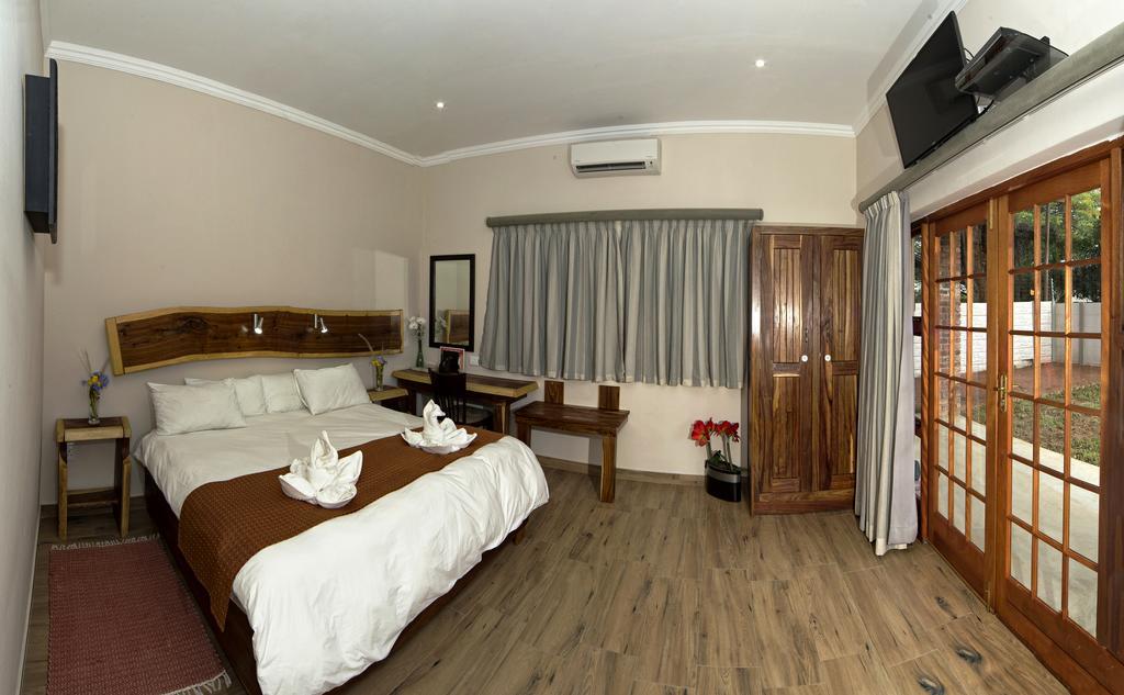 Casa Forno Country Hotel Otjiwarongo Esterno foto