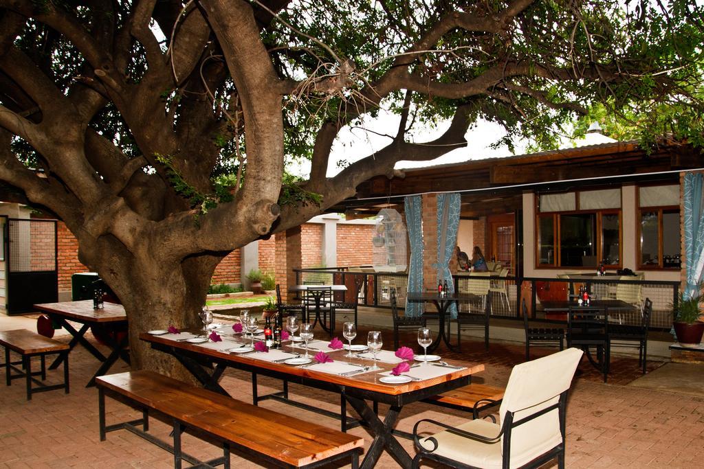 Casa Forno Country Hotel Otjiwarongo Esterno foto