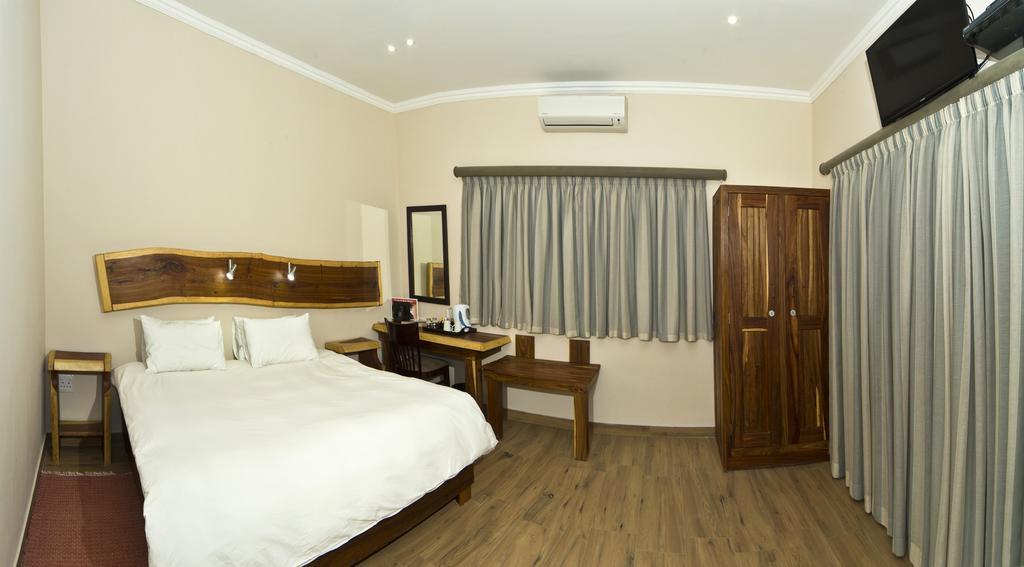 Casa Forno Country Hotel Otjiwarongo Esterno foto