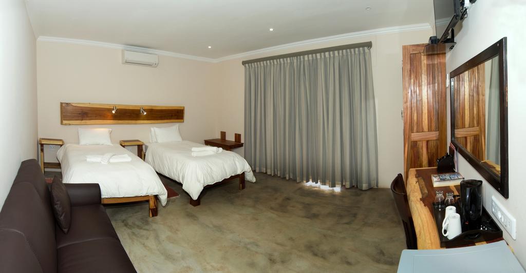 Casa Forno Country Hotel Otjiwarongo Esterno foto