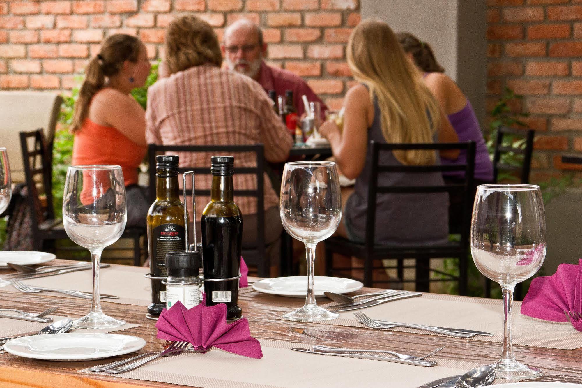 Casa Forno Country Hotel Otjiwarongo Esterno foto