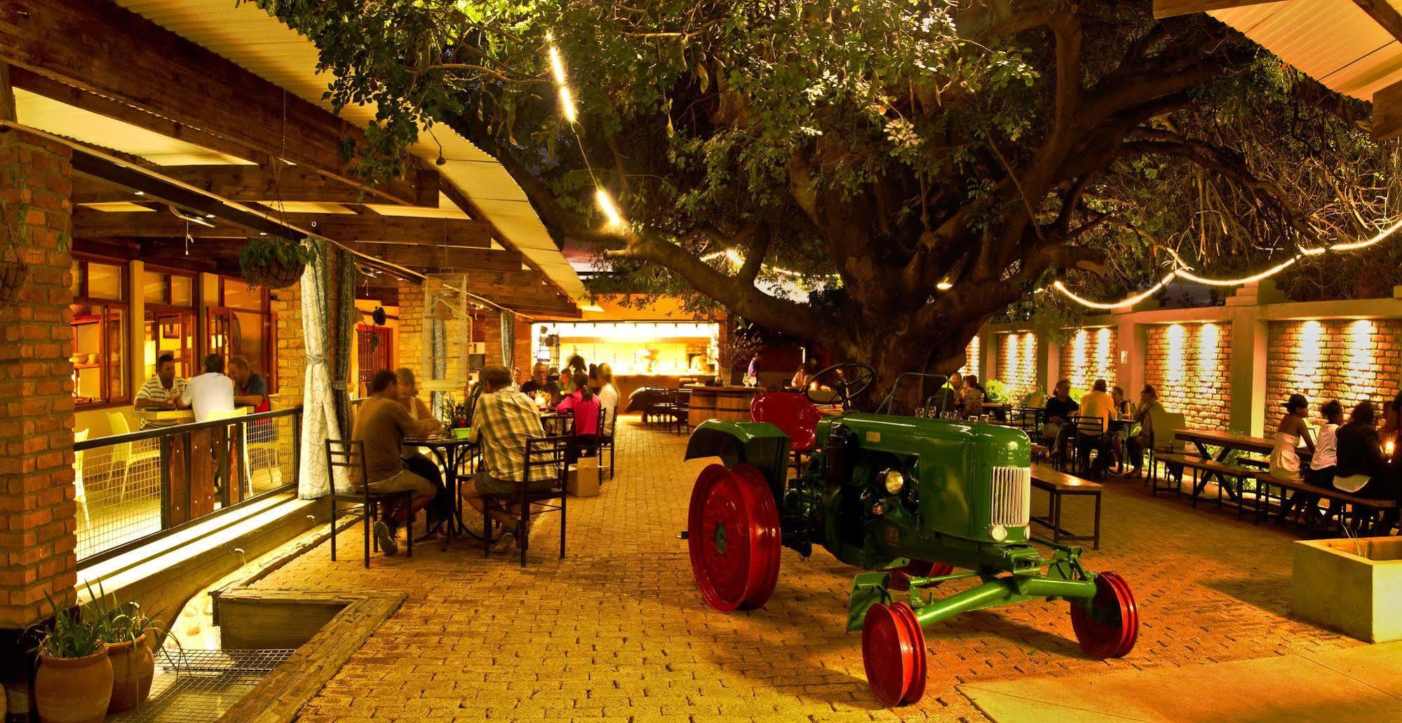 Casa Forno Country Hotel Otjiwarongo Esterno foto