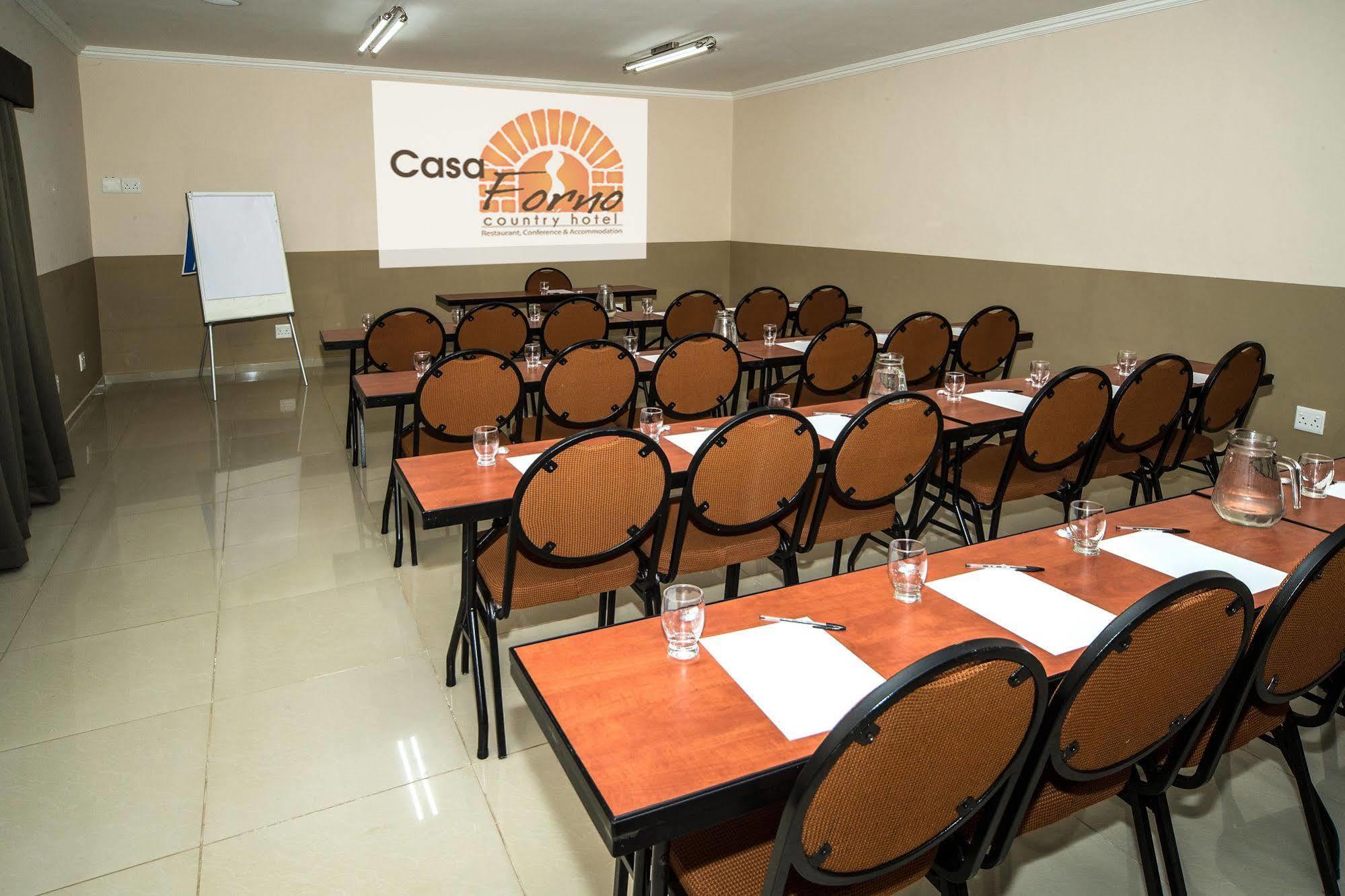 Casa Forno Country Hotel Otjiwarongo Esterno foto